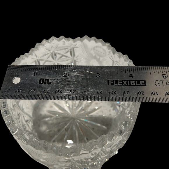 HEAVY CRYSTAL CANDY DISH. - Picture 2 of 3